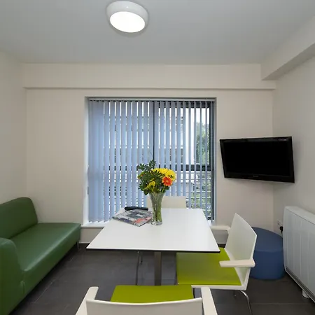 Victoria - Ucc Summer Beds Apartment Cork